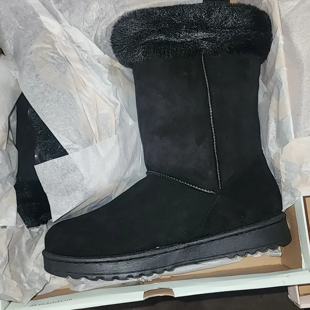 Abigail Black Boots With Buttons On Sides Never Worn